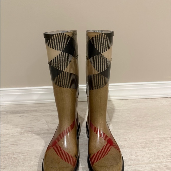 Authentic Vintage Burberry Beige Tan Black Red Plaid Rain Boots - Picture 2 of 3